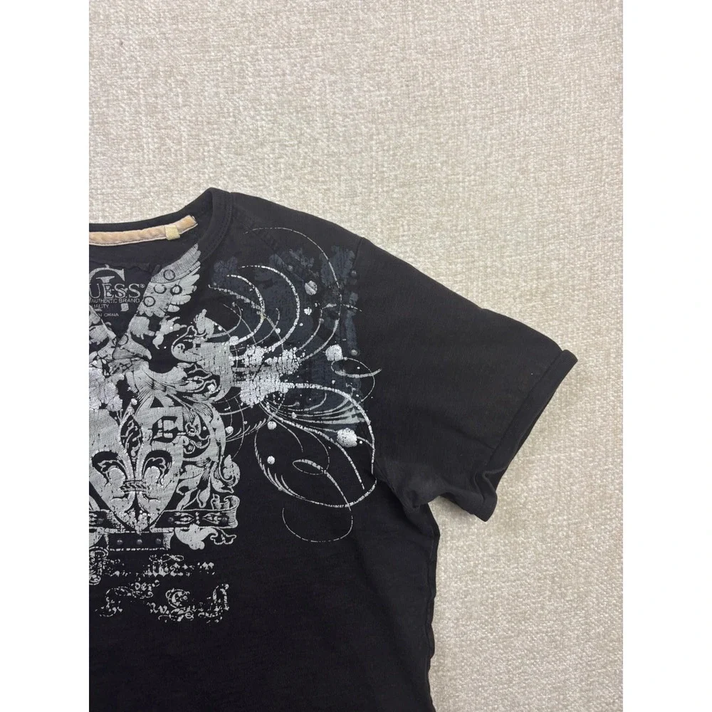 Guess Mens Graphic T-Shirt Black Y2K Fleur De Lis Studded Slub Tee Small - Picture 4 of 8